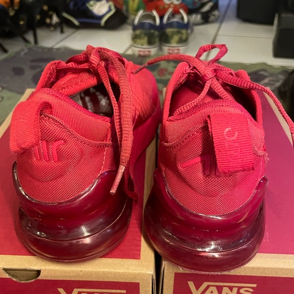 Red nikes - Picture 2 of 4